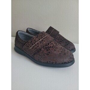 Cosyfeet Cheetah Print Sleepers Sz 8 Wide